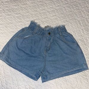 Denim scrunched waist band shorts with belt
